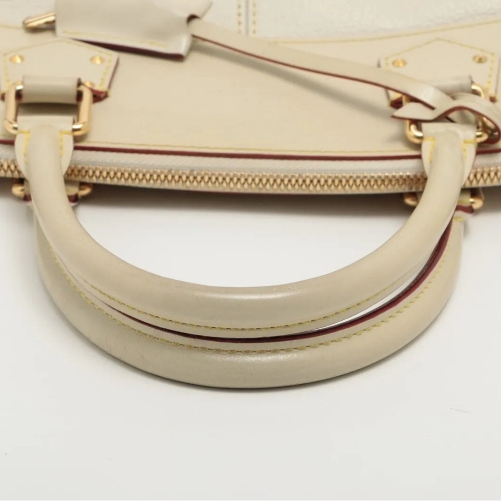 Louis Vuitton Suhali Lockit MM - Ivory With Gold hardware M91874 - Picture 5 of 13